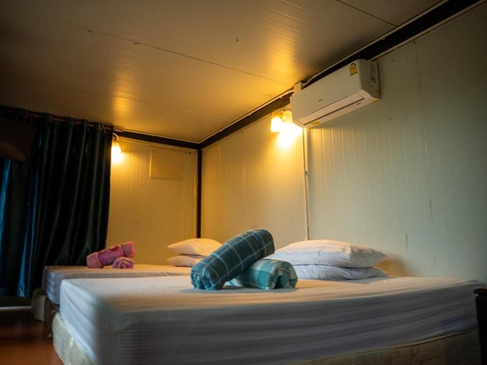 Beach Box Resort At Rimlay Rayong Bagian luar foto