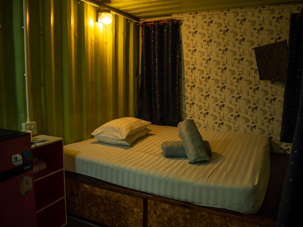 Beach Box Resort At Rimlay Rayong Bagian luar foto