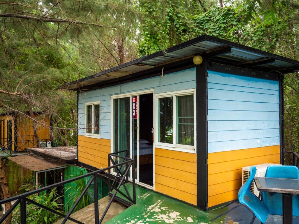Beach Box Resort At Rimlay Rayong Bagian luar foto