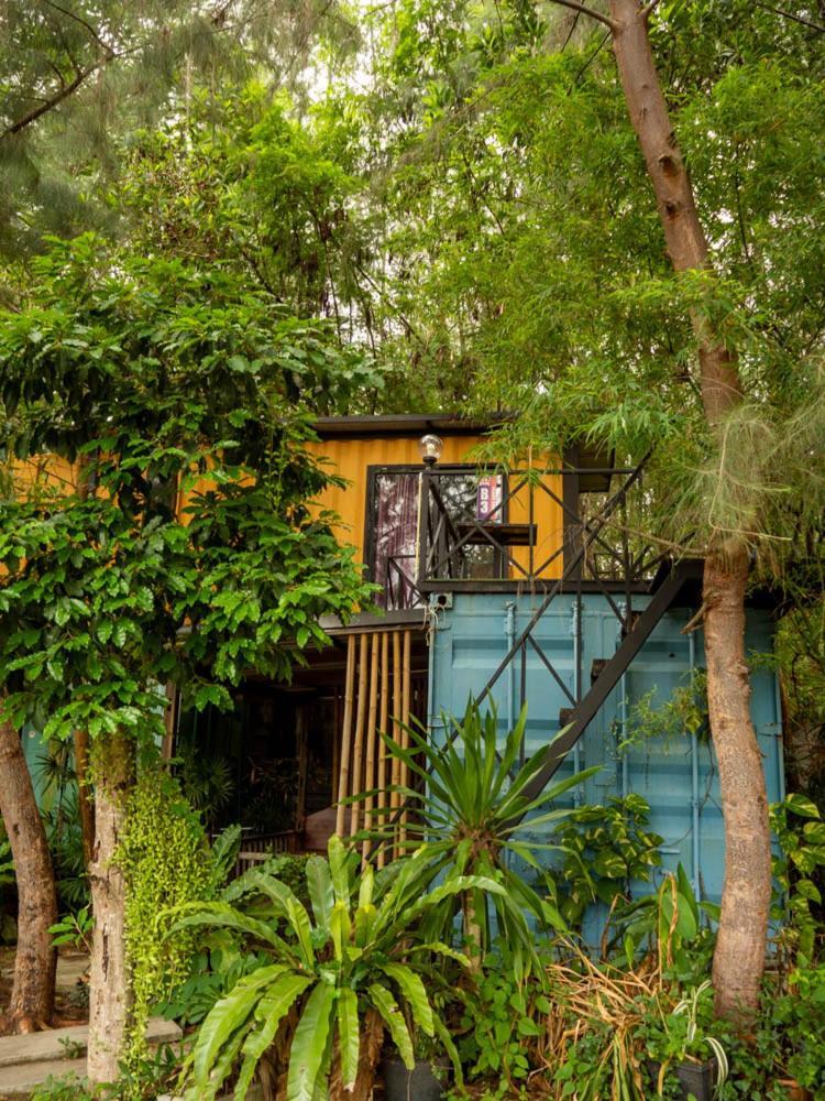Beach Box Resort At Rimlay Rayong Bagian luar foto